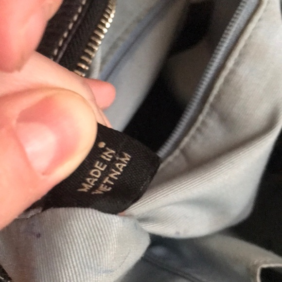 Gorgeous Coach Large Pebbled Leather Black Crossbody Bag - Picture 8 of 12